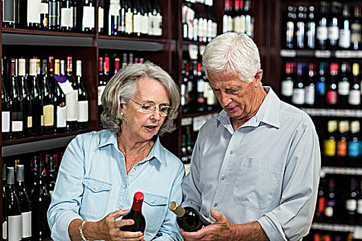 微笑,老年,夫妻,选择,葡萄酒,超市