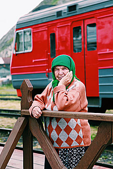 西伯利亚大铁路的老妇