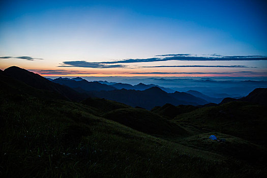 群山唱响