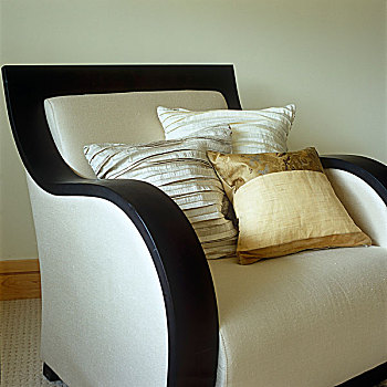 客厅,伦敦,公寓,木,扶手椅,软垫,奶油,亚麻布,垫子,条纹,朴素,丝绸