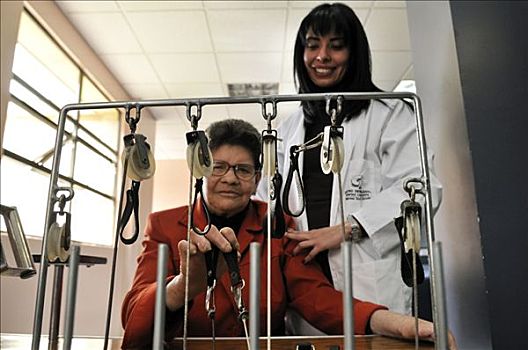 病人,72岁,理疗,理疗师,波哥大,哥伦比亚,南美
