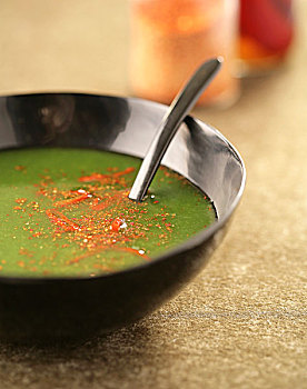 菠菜汤,地面,红椒