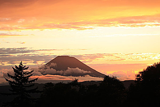 山,日落