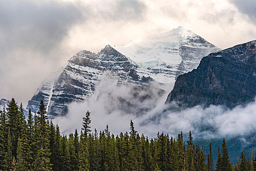山,山丘,雪,包装,云,山脉,班芙国家公园,加拿大,落基山脉,艾伯塔省,北美