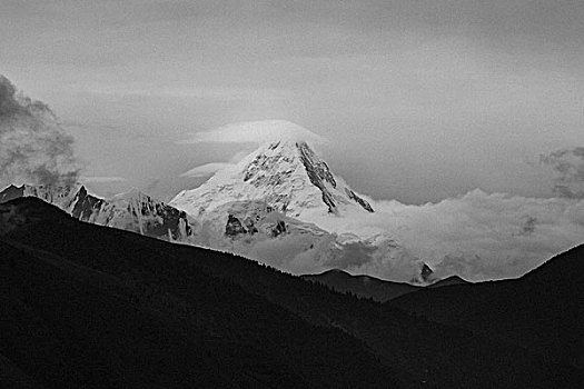 贡嘎山