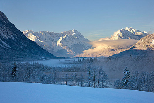 冬季风景,靠近,山脉,阿尔卑斯峰,山,楚格峰,山谷,上巴伐利亚,巴伐利亚,德国,欧洲