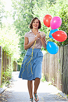 女人,气球,郊区,街道