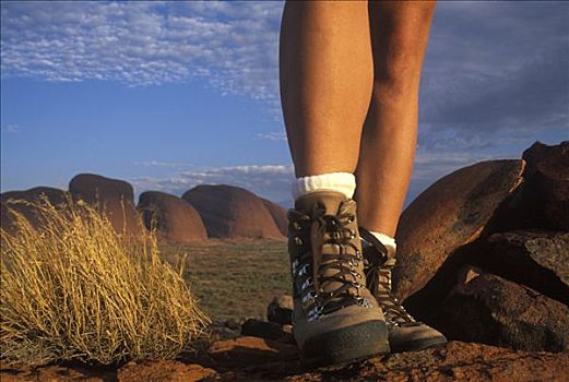 特写,远足者,腿,高处,奥加斯石群,乌卢鲁卡塔曲塔国家公园,红色,中心,澳大利亚,北领地州