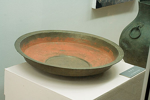内蒙古博物馆陈列汉青铜盆