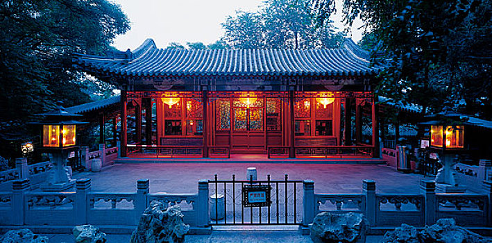 北京恭王府邀月台