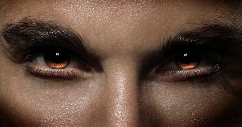 生动_特写_男人_凶恶_眼睛_燃烧_红色_图片素材