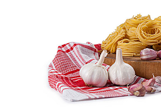 生食,意大利细面条,蒜,洋葱,餐巾,布,白色背景