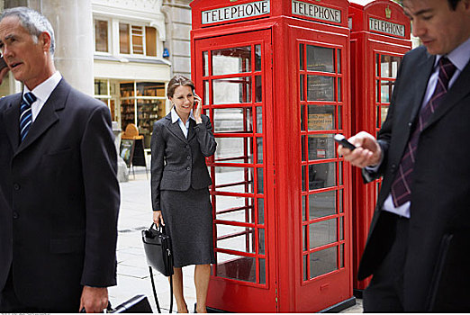 商务人士,手机,伦敦,英格兰