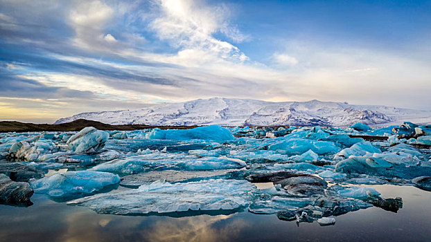 冰岛杰古沙龙冰河湖