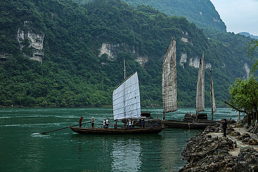 宜昌,三峡人家,长江,运输,航道,民俗,表演,风景,景点,旅游,高山,瀑布,河流,神秘,树木,植被,峡谷,壮观