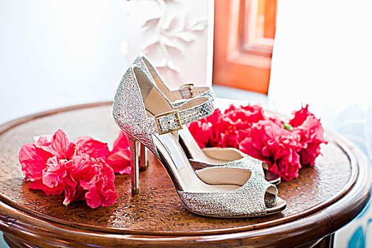 银,鞋,粉花