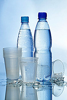 水瓶,塑料杯