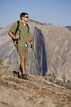 男人,远足,优胜美地国家公园,加利福尼亚,美国
