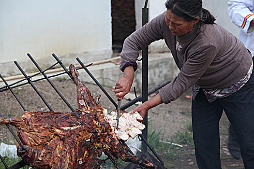 内蒙古烤全羊