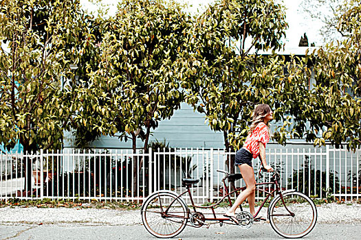 美女,骑自行车,一个,双人自行车,街道