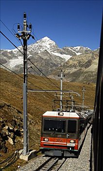 齿轨铁路,正面,山,策马特峰,瓦莱,瑞士,欧洲