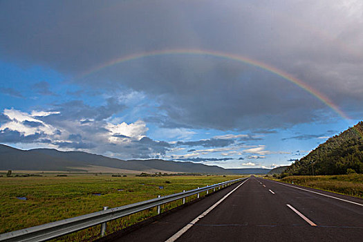 内蒙古阿尔山彩虹
