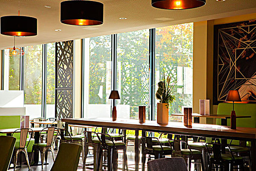 德国莫尼黑,饭店会客厅,在早晨的晨光下,用餐喝咖啡下午茶,很幸福