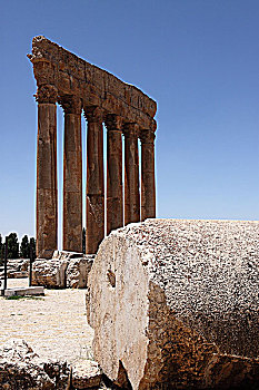 黎巴嫩巴尔贝克神庙巨柱