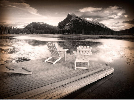 椅子,码头,伦多山,维米里翁湖,班芙国家公园,艾伯塔省,加拿大