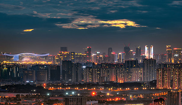 四川省成都市高新区现代建筑夜景远景图