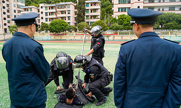 重庆酉阳,演练反恐防暴,创建平安校园