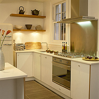 现代,厨房,地砖,打开,架子,白色,柜子,不锈钢,烤炉,排烟机