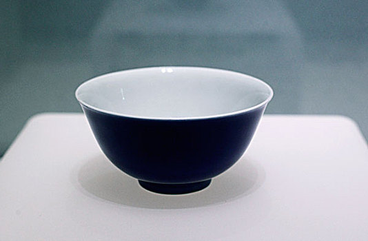 清咸丰霁蓝釉碗