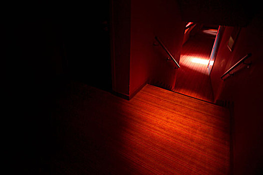 红色,地毯,暗色,走廊,左边,图像,影子,亮光,花絮,门,上面,右边