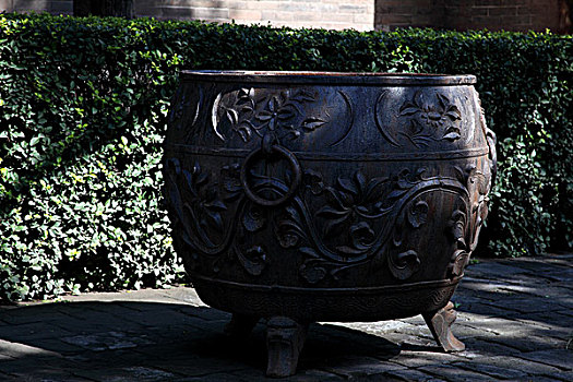 古代青铜缸