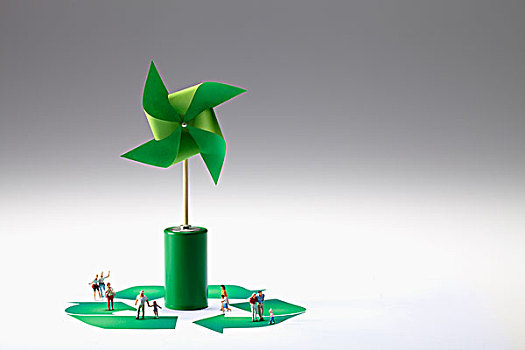 绿色,电池,纸,纸风车,小,小雕像,灰色背景