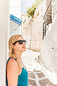 女人,站立,街道,萨摩斯岛,希腊