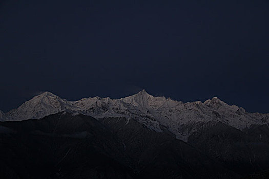 梅里雪山夜景