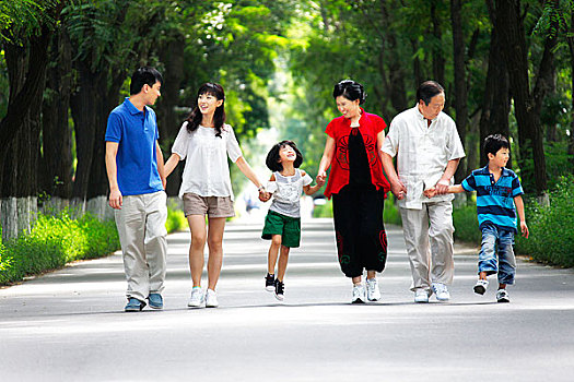 東方人物家庭生活