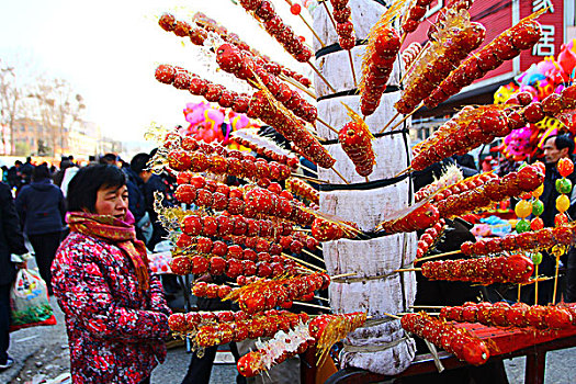 赶年集备年货品年味