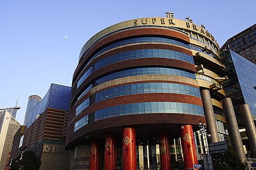 上海浦东陆家嘴开发区的正大广场商厦