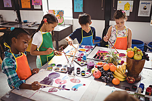 小学生,练习,绘画,水果,桌上,学校