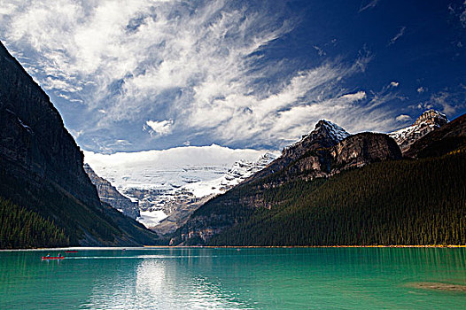反射,山峦,云,湖,路易斯湖,班芙国家公园,艾伯塔省,加拿大