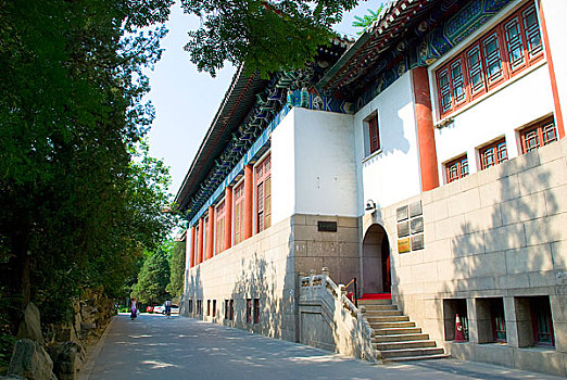 中国高等学府北京大学安静的路和建筑