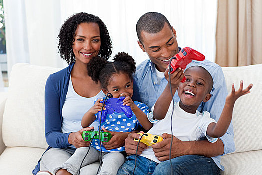 高兴,美国黑人,家庭,玩电玩