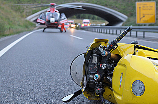 救助,直升飞机,严肃,摩托车,意外,公路,巴登符腾堡,德国,欧洲