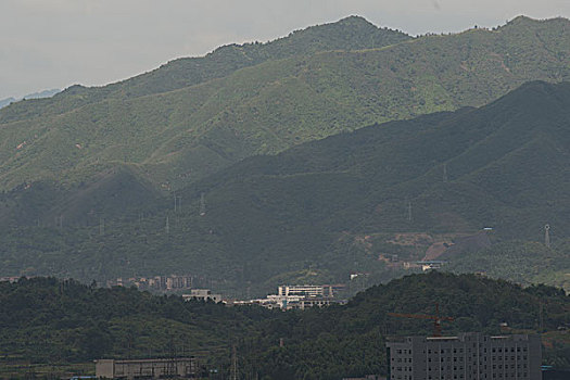 大山,高楼,建筑群,铁塔,河边,农村,田野,草坪