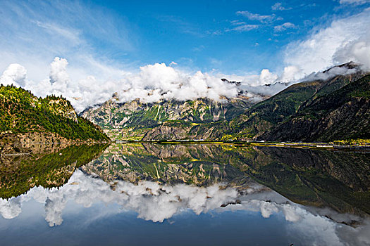 西藏雪山南伽巴瓦峰