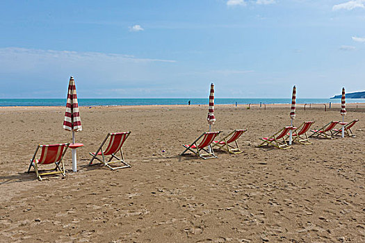 空,海滩,平台,椅子,靠近,福贾,阿普利亚区,普利亚区,意大利南部,意大利,欧洲