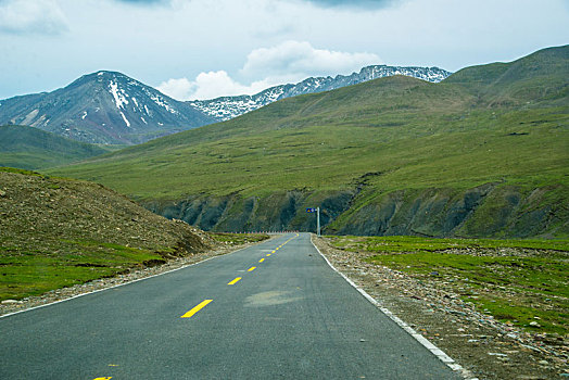 雪山草原公路